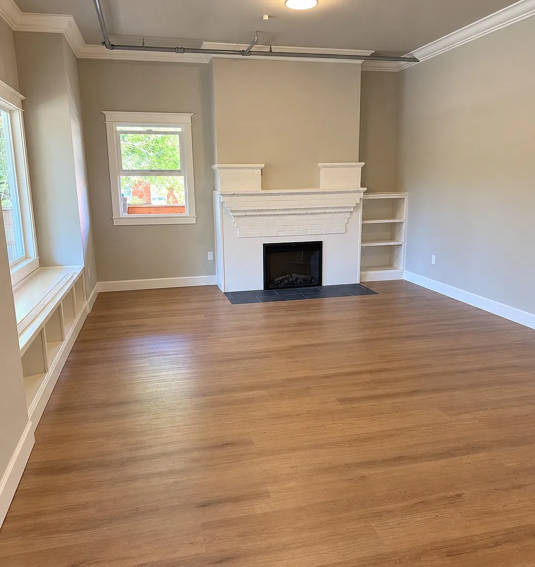 1544 NE 24th Ave — Photo 2