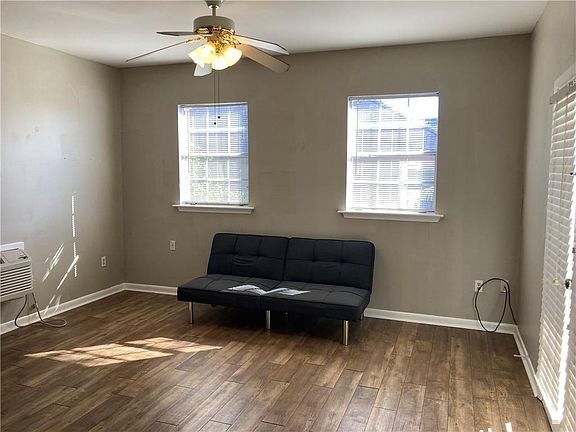 4th image of 739 Leontine St #739