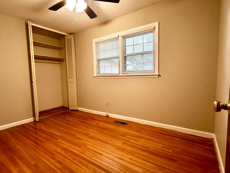 536 Edgecrest Cir — Photo 17