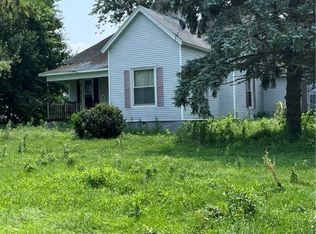 5704 Coach Rd, Kansas, IL 61933