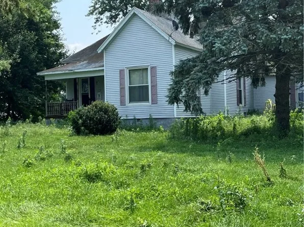 5704 Coach Rd, Kansas, IL 61933