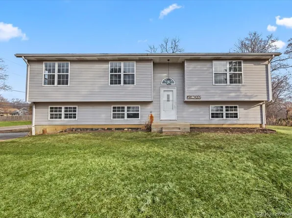 29W092 Pomeroy St, West Chicago, IL 60185