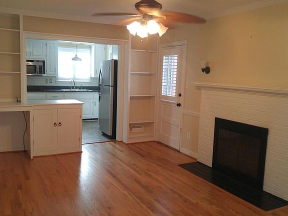 4th image of 8620 Oakcroft Dr