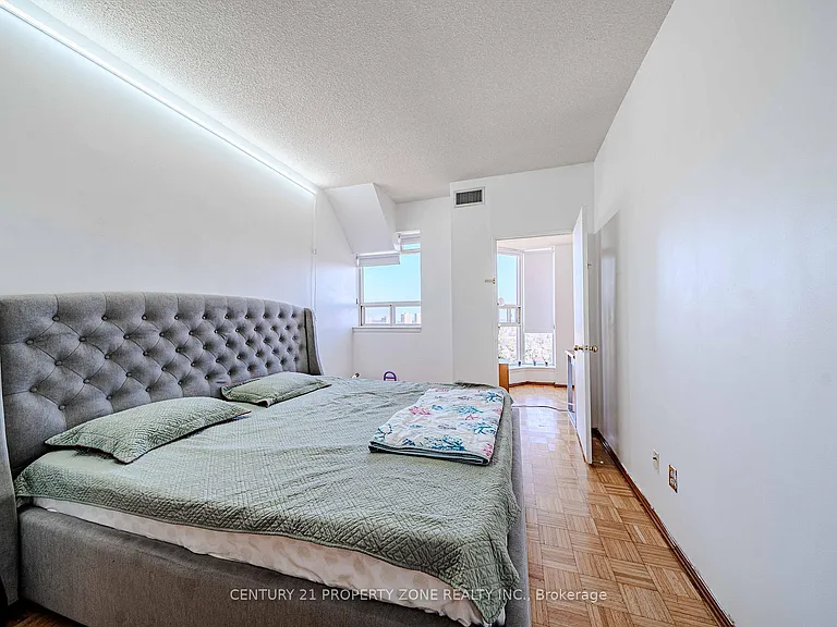 2466 Eglinton Ave E #Penthouse 03-03 — Photo 25