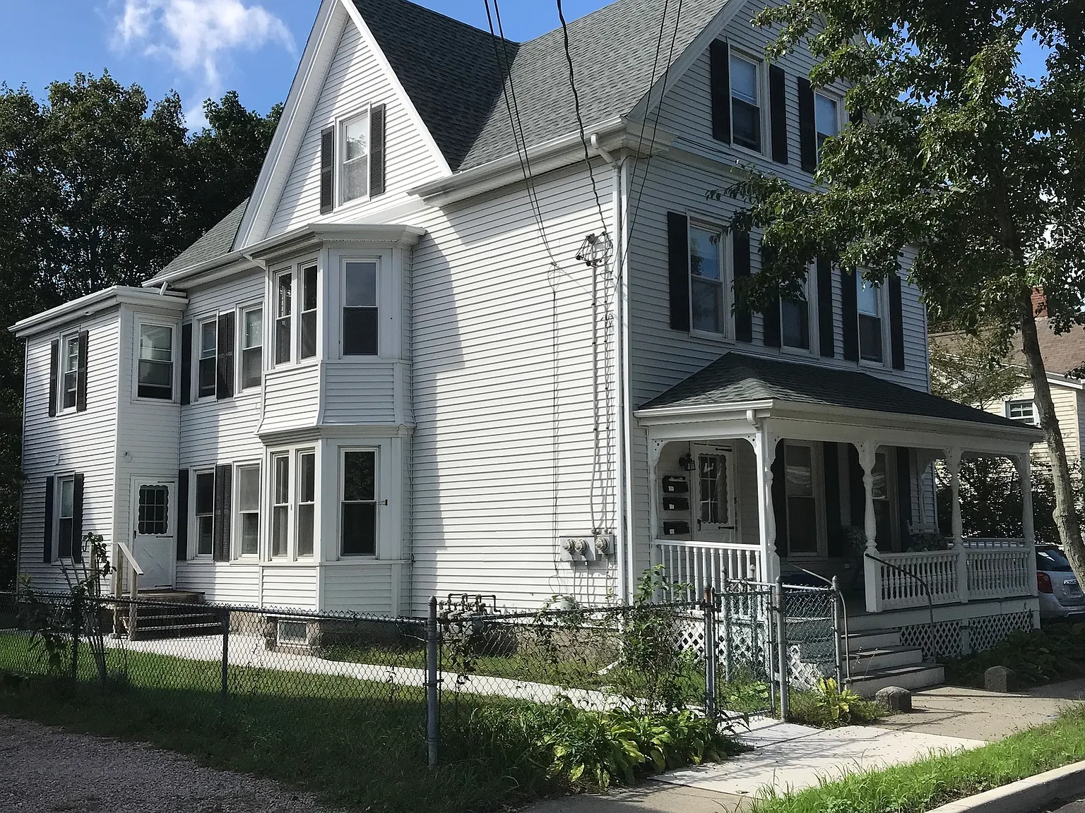 2 bed, 1.0 bath, 1145 sqft, $2,200 — Photo 1