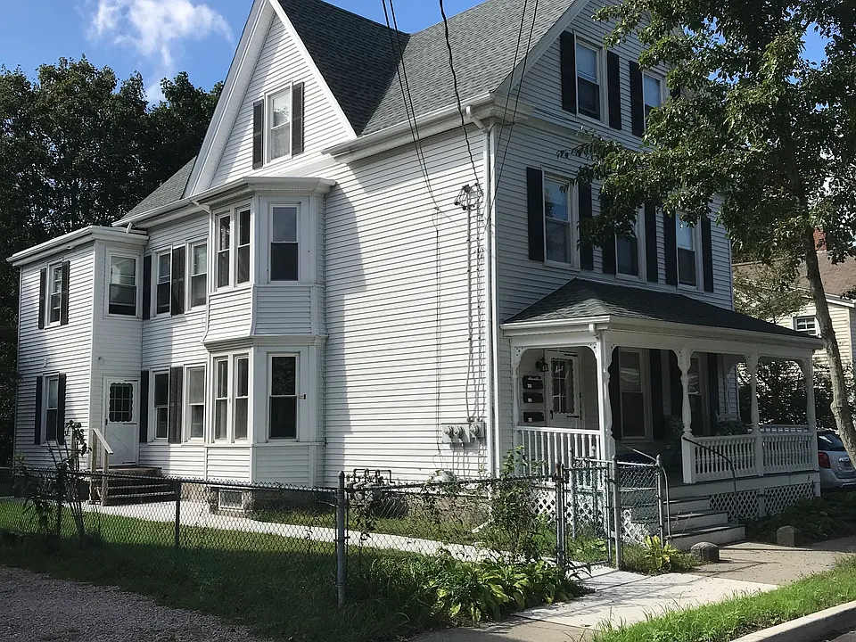 8 Lincoln Ave #2