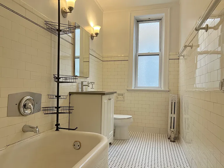 7440 N Claremont Ave #3 — Photo 8
