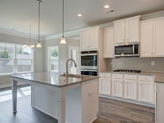5th image of 6449 Oakhurst Pl