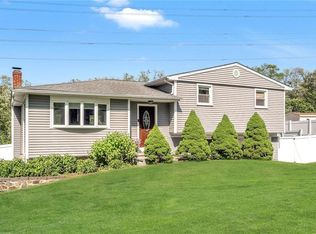 79 Parkview Rd, Elmsford, NY 10523