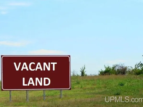 Stone Ridge Dr, Iron Mountain, MI 49801