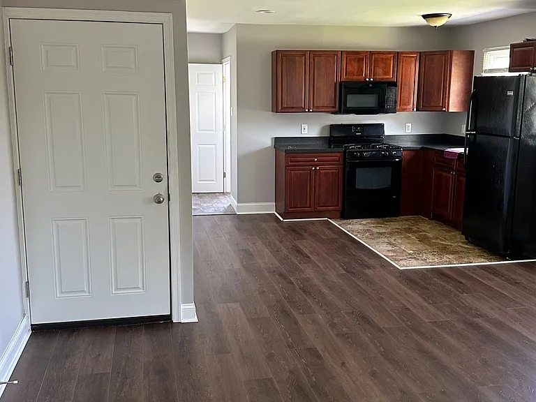 509 Kedron Ave #B — Photo 4