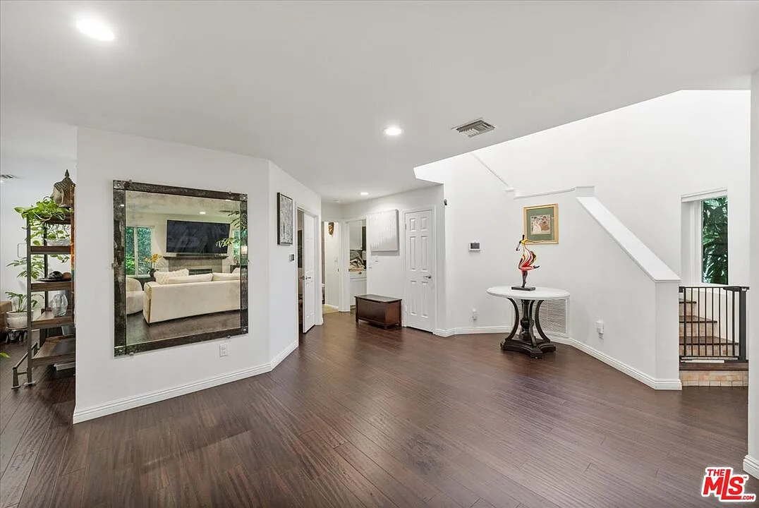 5 bed, 3.0 bath, 2764 sqft, $12,000 — Photo 4