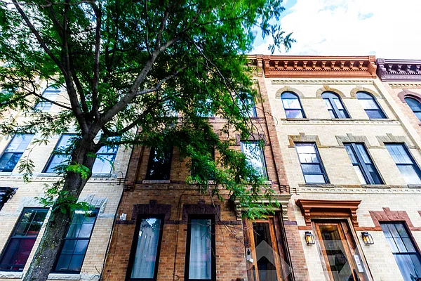 Rented by EXR | media 11