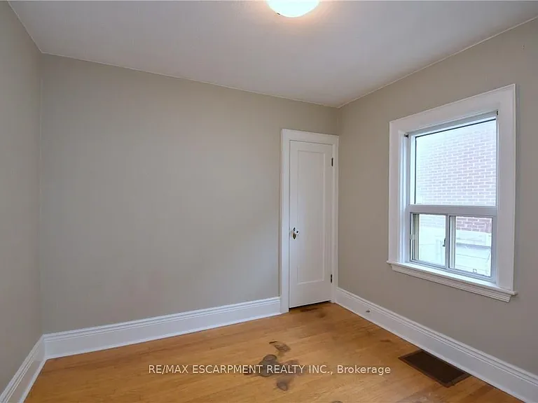 278 Huxley Ave S — Photo 17