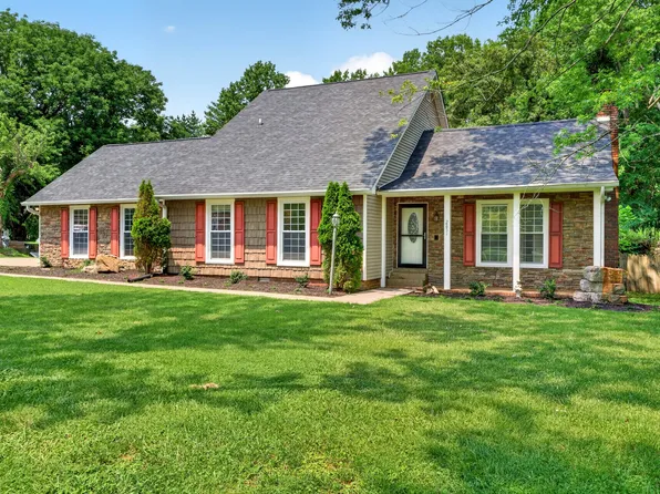 2851 Lawry Ln, Clarksville, TN 37043