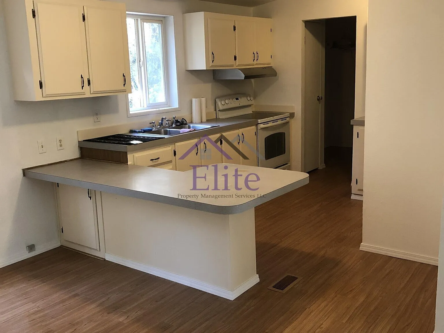 3 bed, $1,900 — Photo 4