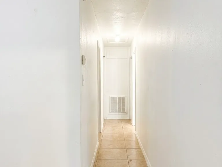 5016 Manduria St — Photo 4