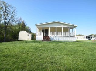 4 Edmund Meadow Ln, Hampstead, NH 03841