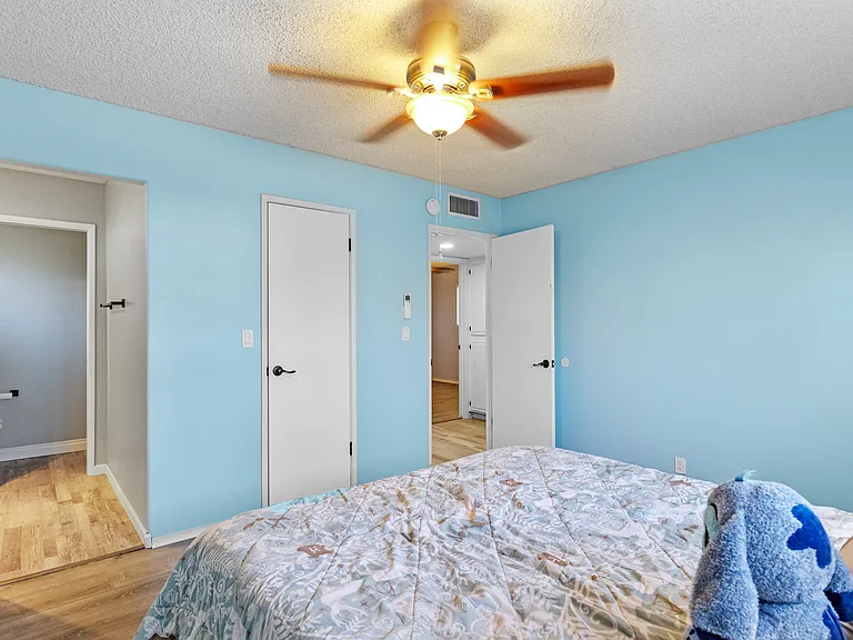 208 S Greenlawn St — Photo 17