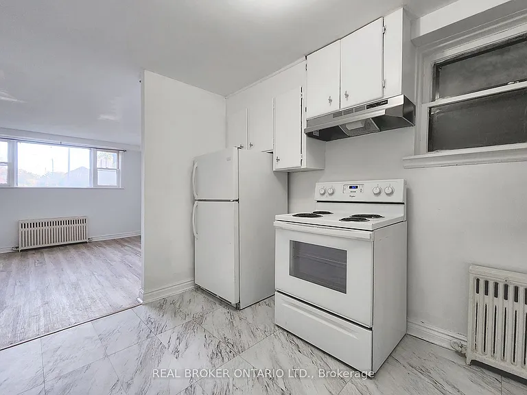 388 Winona Dr #1 — Photo 5