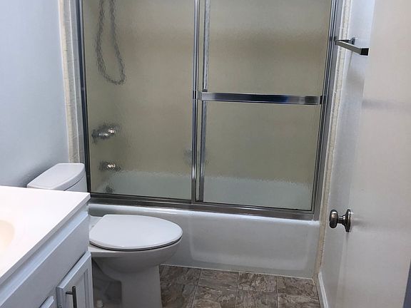 5th image of 653 W 13th St APT 15
