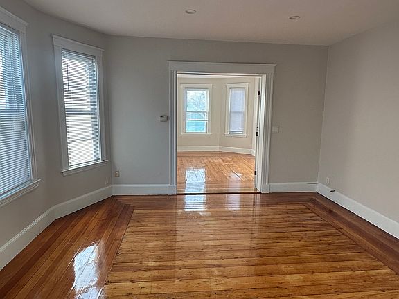 Dining room into living room/potential 3rd bedroom