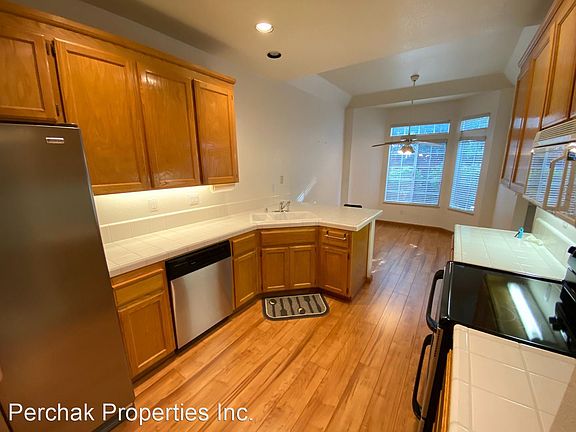 4th image of 69 Heather Garden Ln