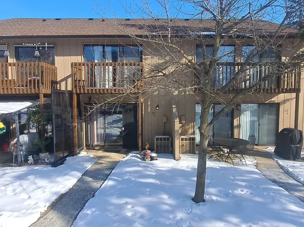 23 Jamaica Colony APT 5, Fox Lake, IL 60020