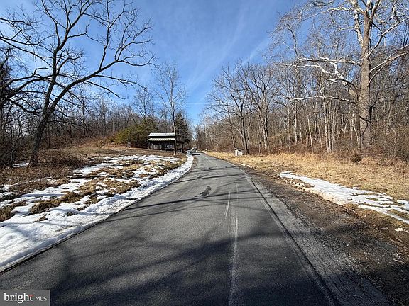 4th image of 2950 Little Cacapon Mountain Rd