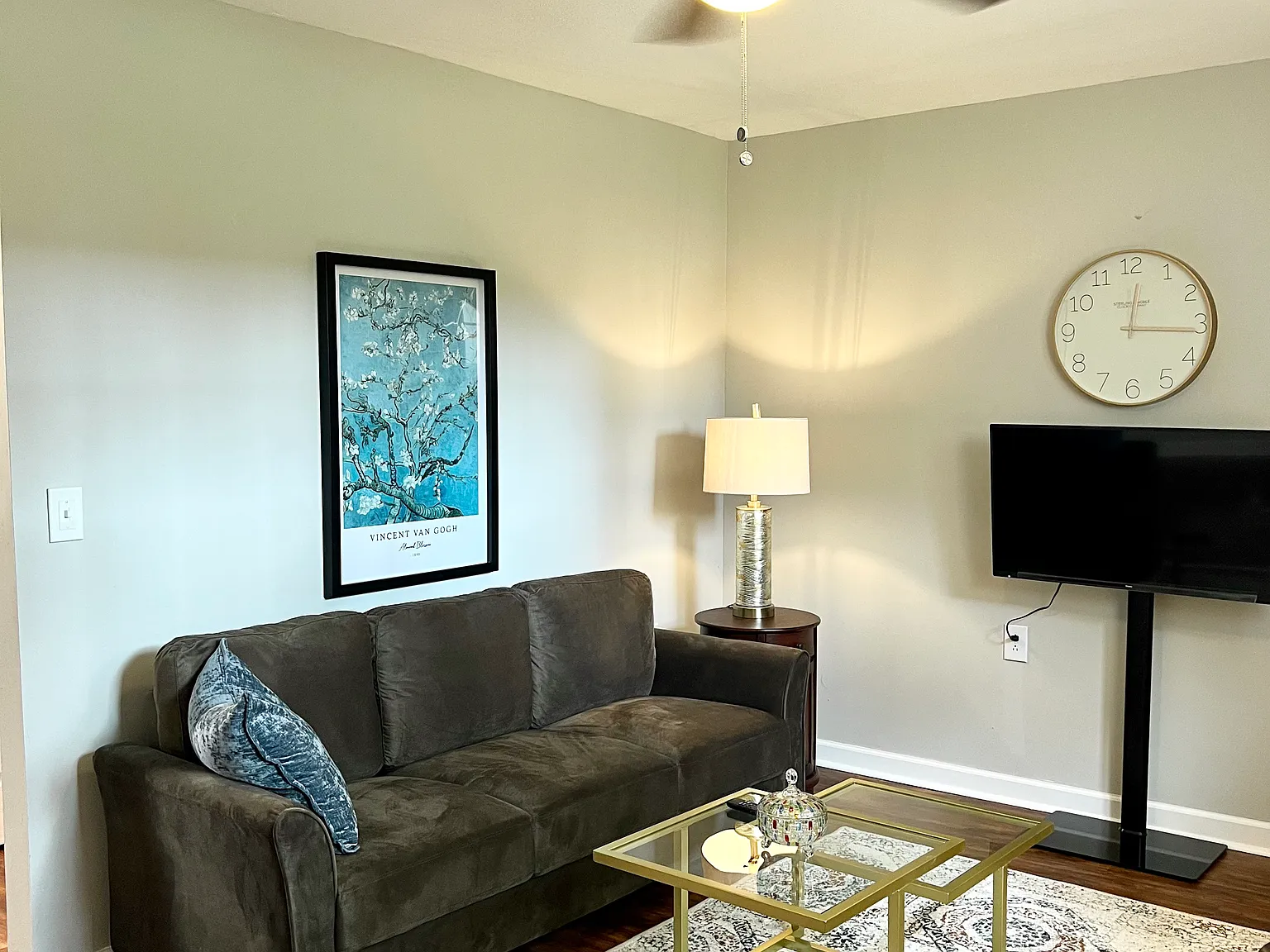 2 bed, 800 sqft, $1,745 — Photo 3