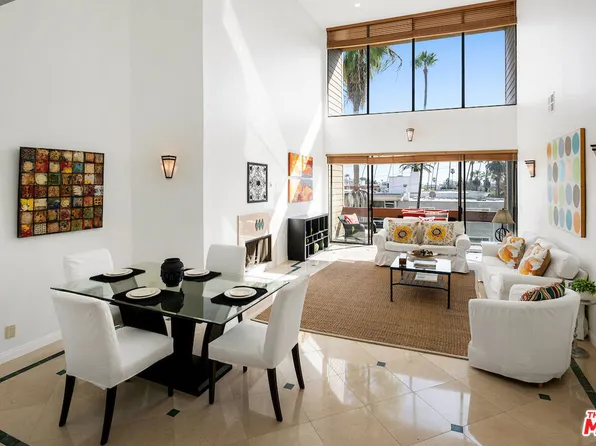 750 S Bundy Dr #Penthouse 302, Los Angeles, CA 90049