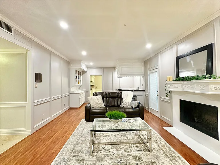 2514 Nantucket Dr #C — Photo 4