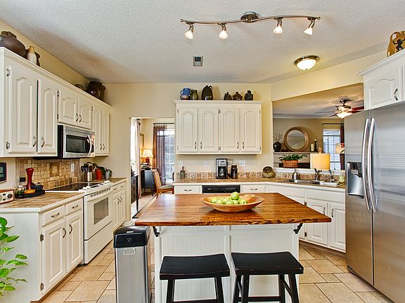 5th image of 473 Sussex Dr SW