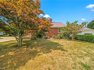 2404 Rockefeller Rd, Wickliffe, OH 44092