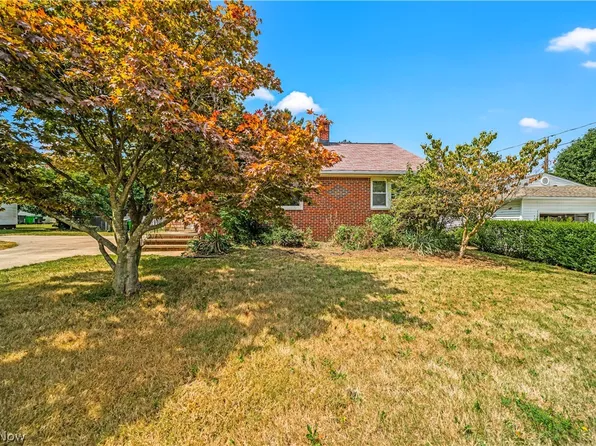 2404 Rockefeller Rd, Wickliffe, OH 44092
