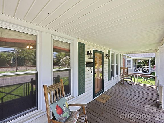 5th image of 313 S Ridge Ave