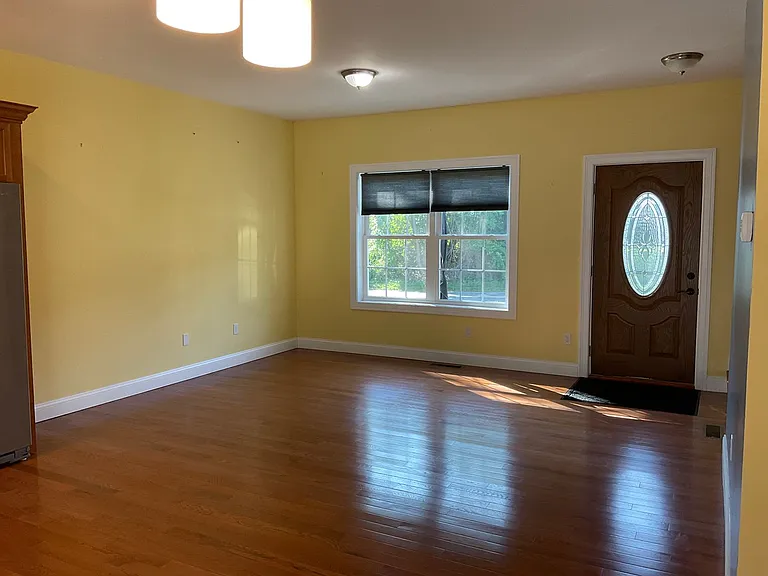 38 Glastonbury Ave — Photo 3