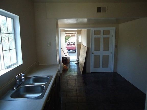3rd image of 1306 N F St #1000SQFT