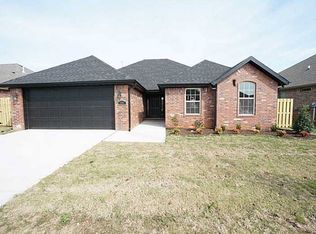 505 Milestone Rd, Bentonville, AR 72712