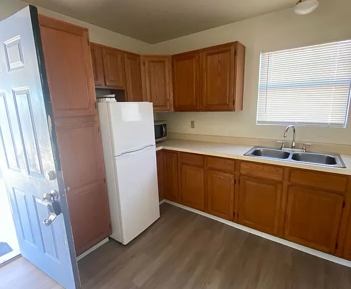 1416 E Linden St #2 — Photo 3