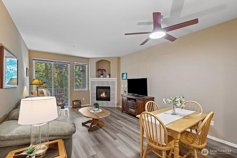 4th image of 12712 Admiralty Way #B204