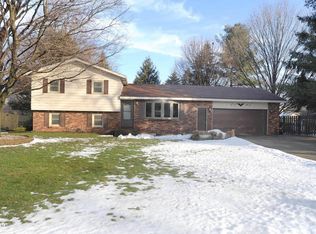 2457 Oak Hollow Dr, Jenison, MI 49428