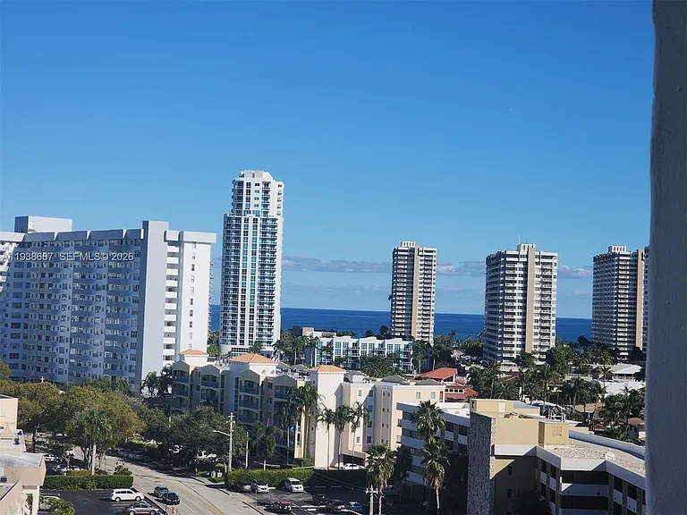 401 Golden Isles Dr #1114 — Photo 31