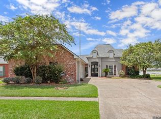 32819 Fox Run Dr, Walker, LA 70785