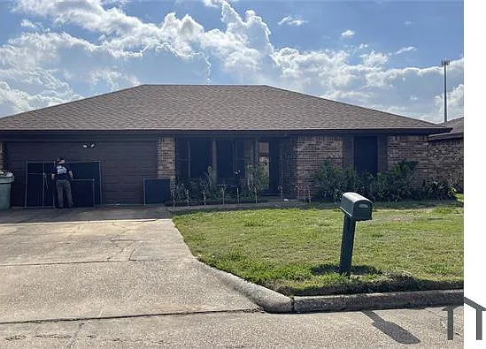 2625 Burgundy Pl
