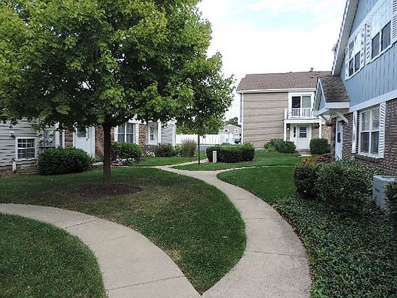 Exterior Neighborhood (street photo)
