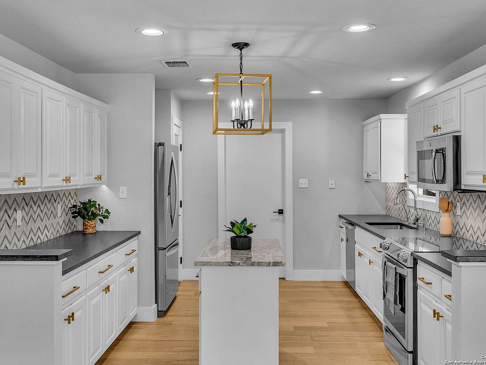 1st image of 113 WOODLAND BLVD