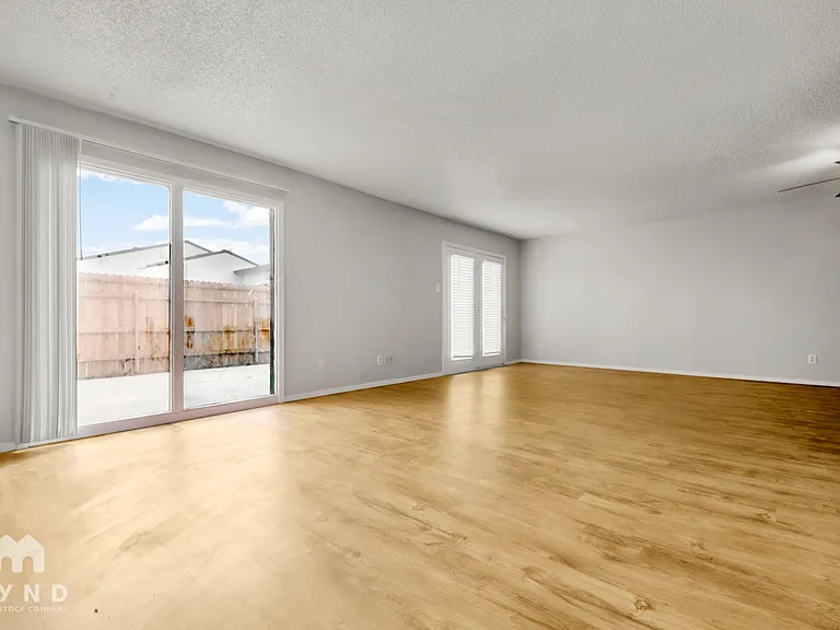 Del Estrado Townhomes — Photo 21