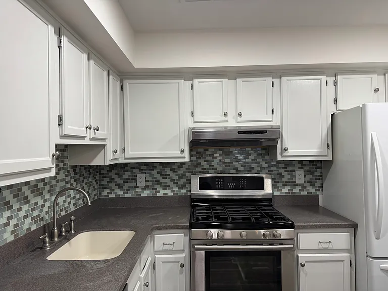 104 Olympic Ct #4 — Photo 16