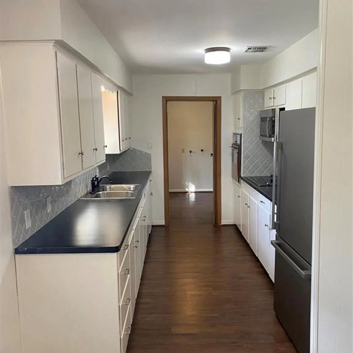 3 bed, 1724 sqft, $1,800 — Photo 3